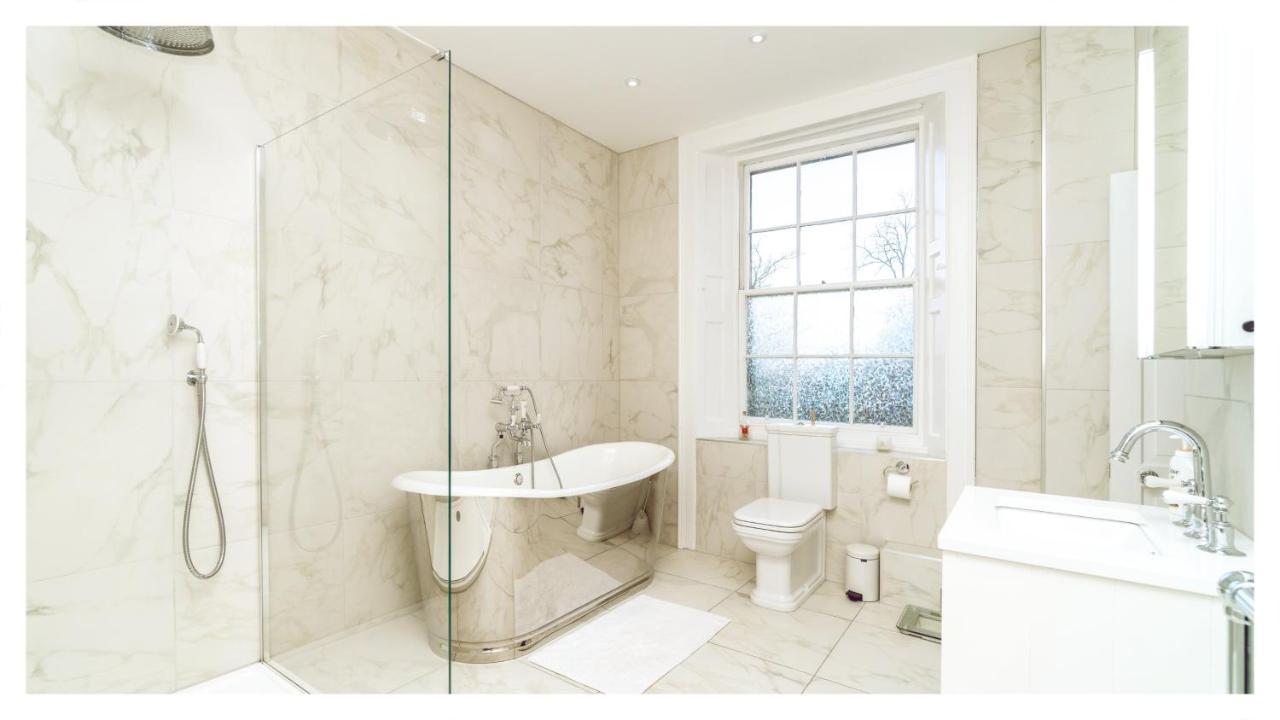 A Luxurious Masterpiece Steps From Stirling Villa Exterior photo