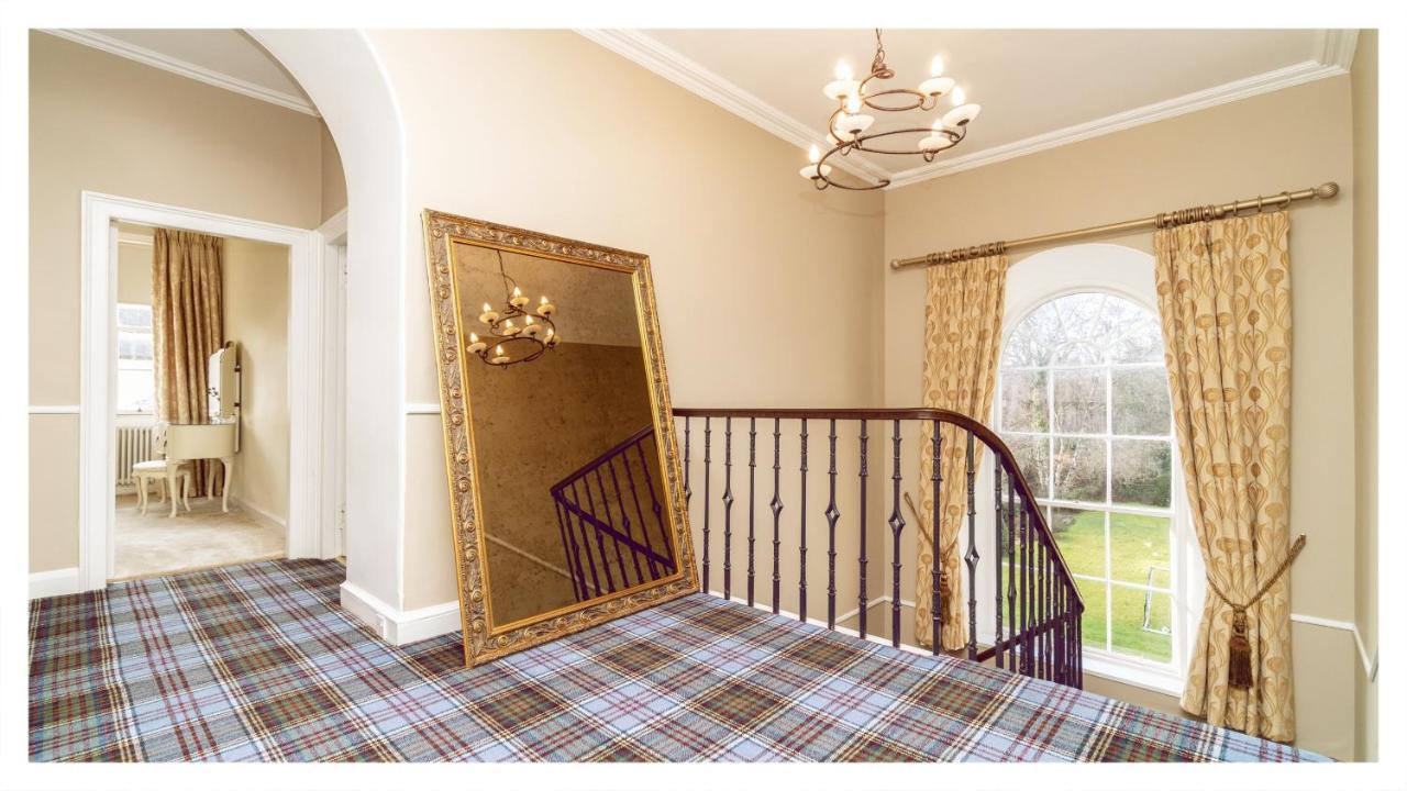 A Luxurious Masterpiece Steps From Stirling Villa Exterior photo